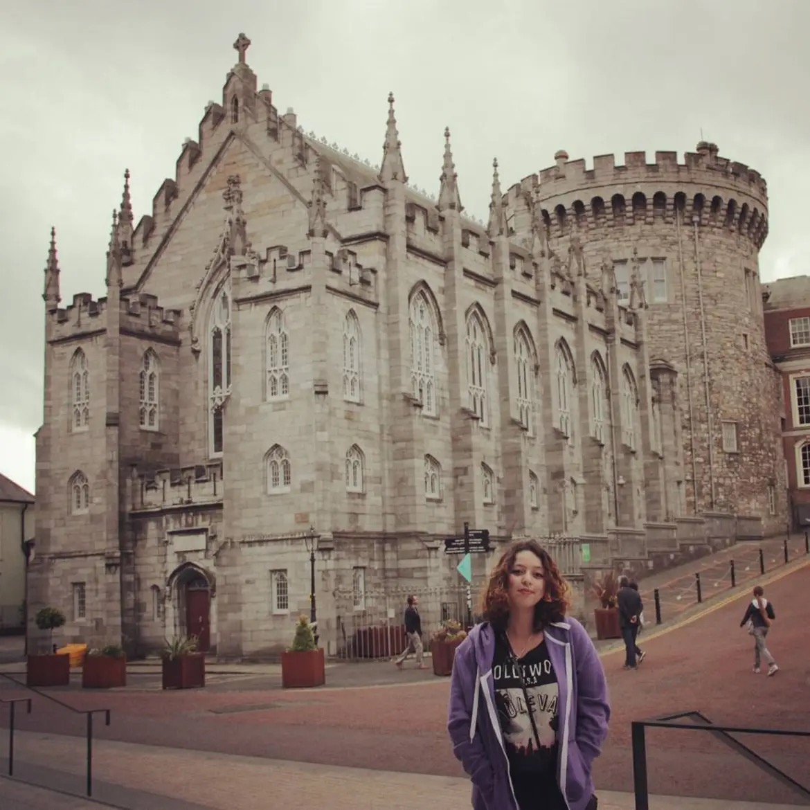 Photo of Sayonara Bittencourt as a 21-year old in front of the Dublin Castle